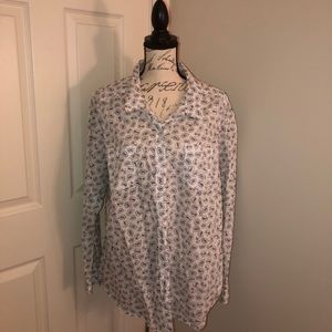 Rebel Wilson by Torrid double pocket button up